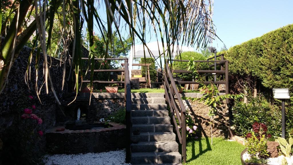 Etma Bed & Breakfast SantʼAlfio Екстериор снимка