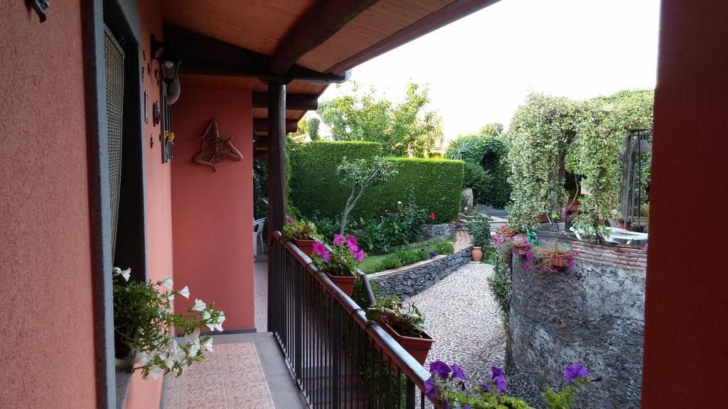 Etma Bed & Breakfast SantʼAlfio Екстериор снимка