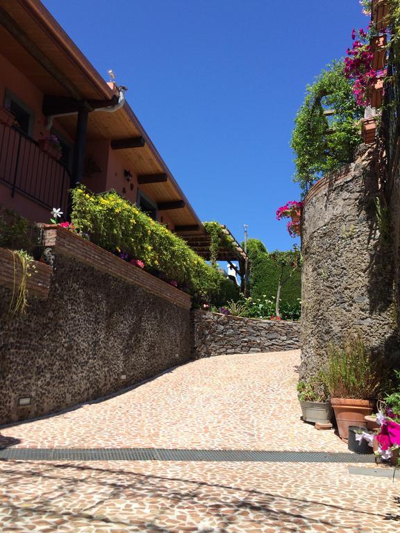 Etma Bed & Breakfast SantʼAlfio Екстериор снимка