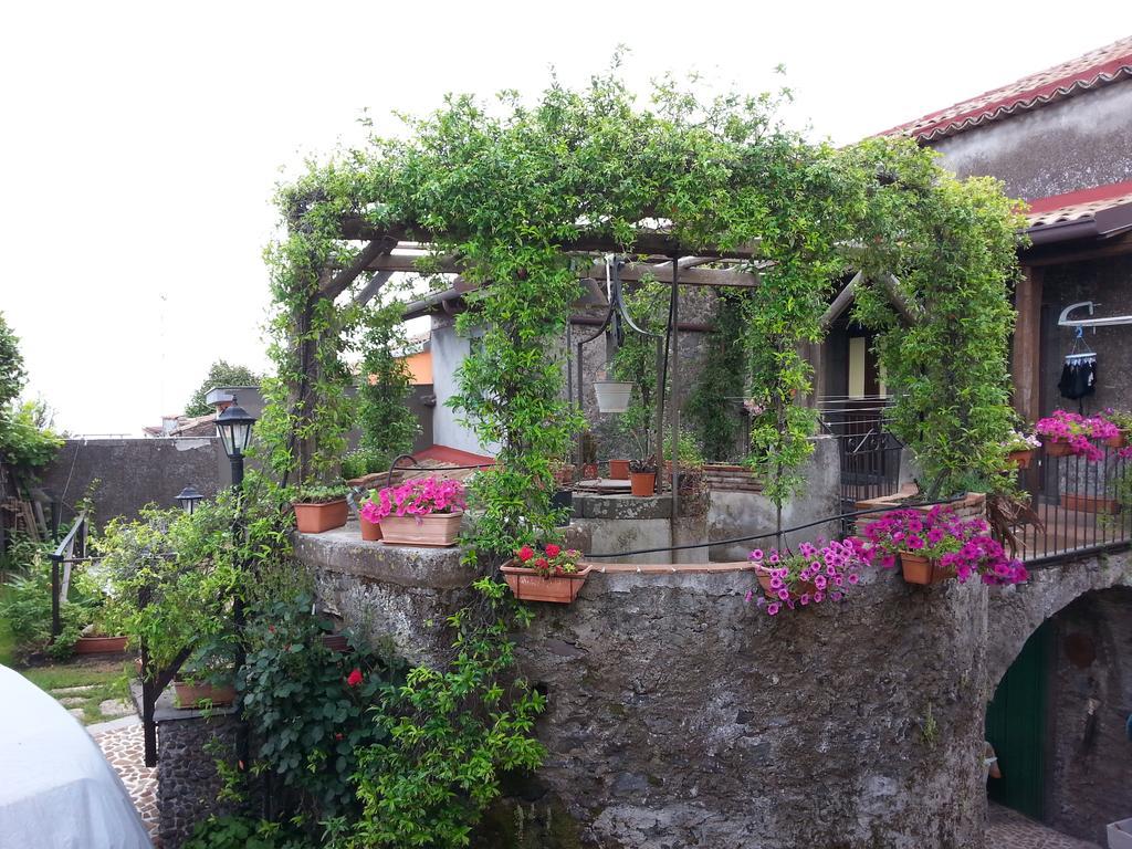 Etma Bed & Breakfast SantʼAlfio Екстериор снимка