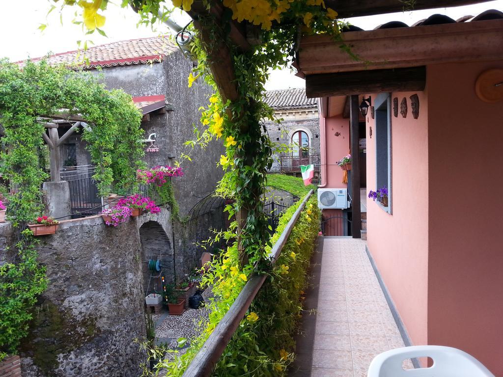 Etma Bed & Breakfast SantʼAlfio Екстериор снимка