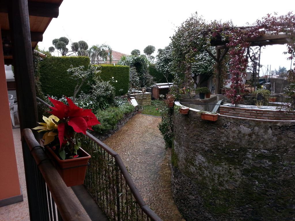 Etma Bed & Breakfast SantʼAlfio Екстериор снимка