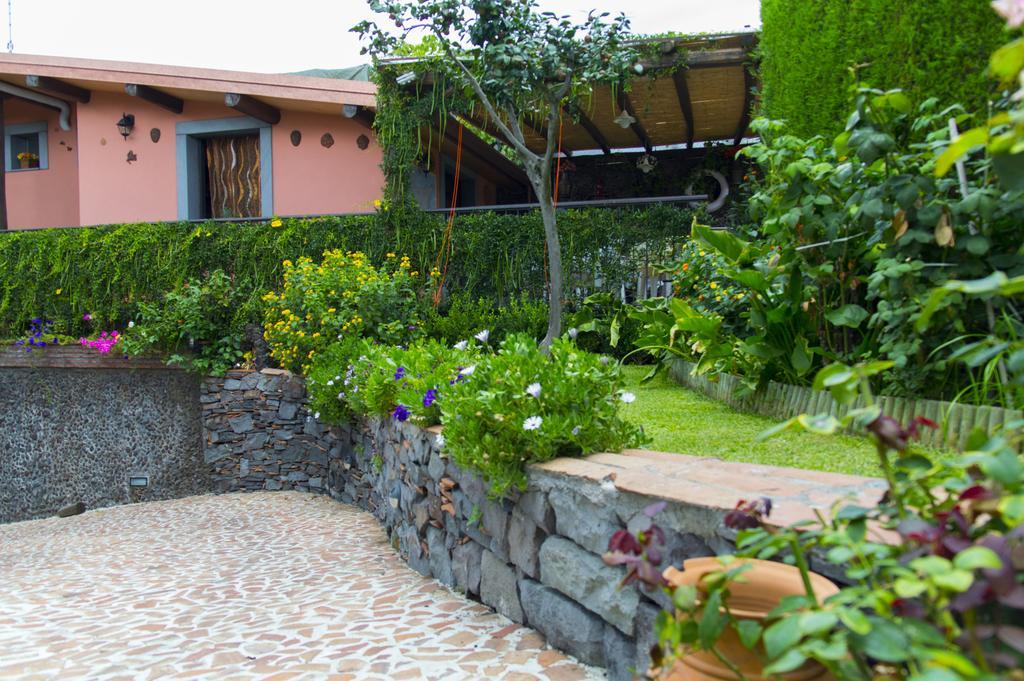 Etma Bed & Breakfast SantʼAlfio Екстериор снимка